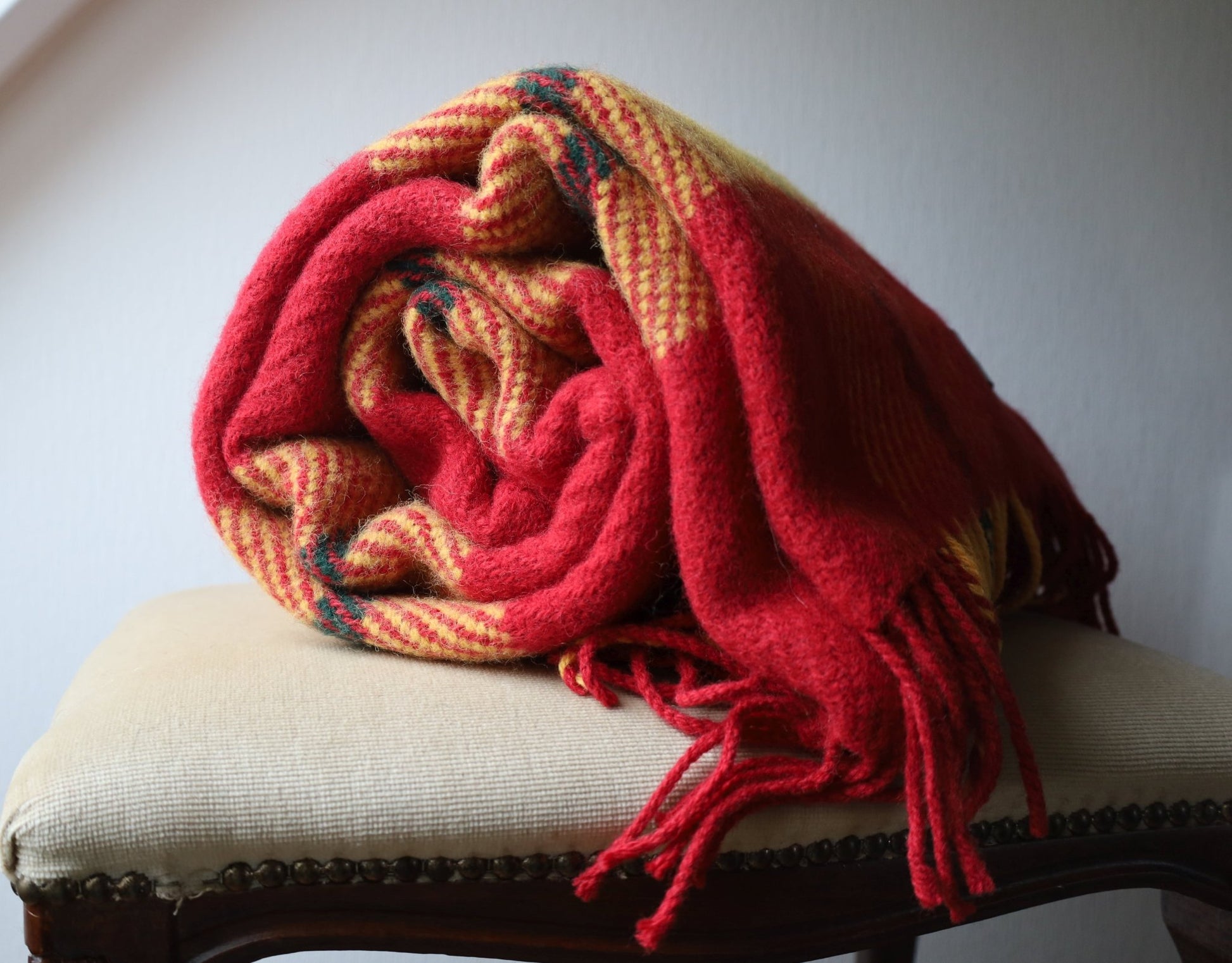 Wolldecke Schottenkaro Rot - 100% Schurwolle Kuscheldecke & Picknickdecke {{ Shabby Chic und Landhaus Deko }} {{ www.Stein-Alt.de }}